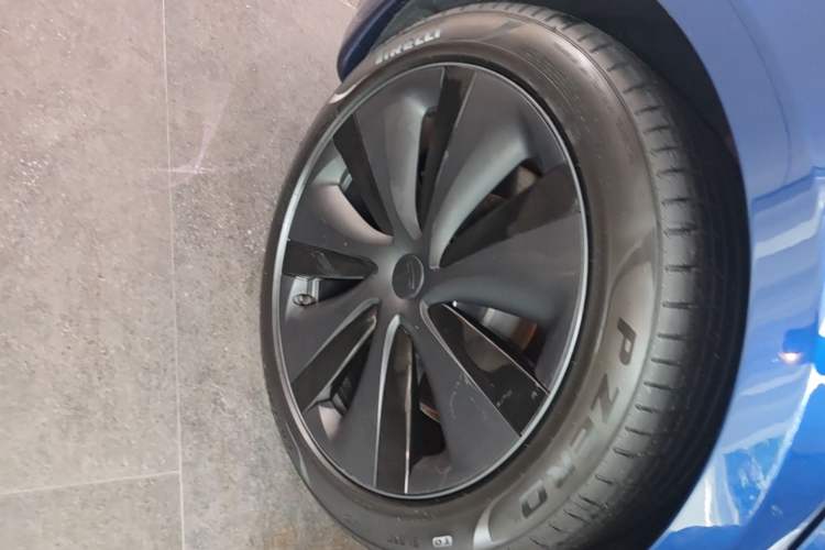 Used Tesla Model S 2023 Dual-Motor All-Wheel-Drive Version Right Rear Wheel Hub