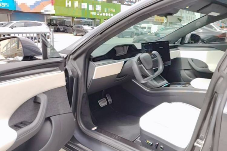 Used Tesla Model S 2023 Three-Motor All-Wheel-Drive Plaid Version Driver Seat