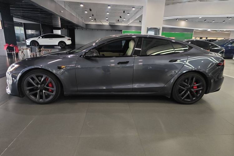 Used Tesla Model S 2023 Three-Motor All-Wheel-Drive Plaid Version Exterior 3