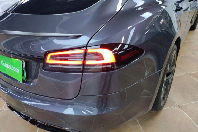 Used Tesla Model S 2023 Three-Motor All-Wheel-Drive Plaid Version Exterior 6