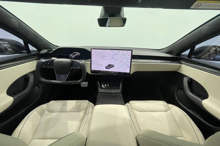 Used Tesla Model S 2023 Three-Motor All-Wheel-Drive Plaid Version Interior 1