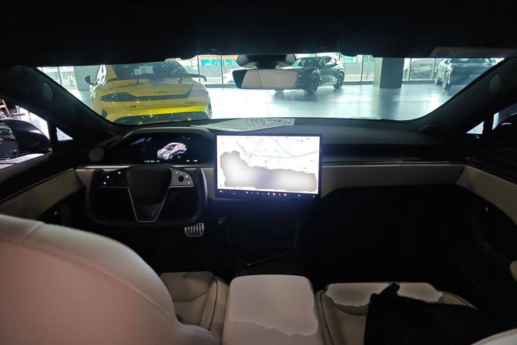 Used Tesla Model S 2023 Three-Motor All-Wheel-Drive Plaid Version Interior 2