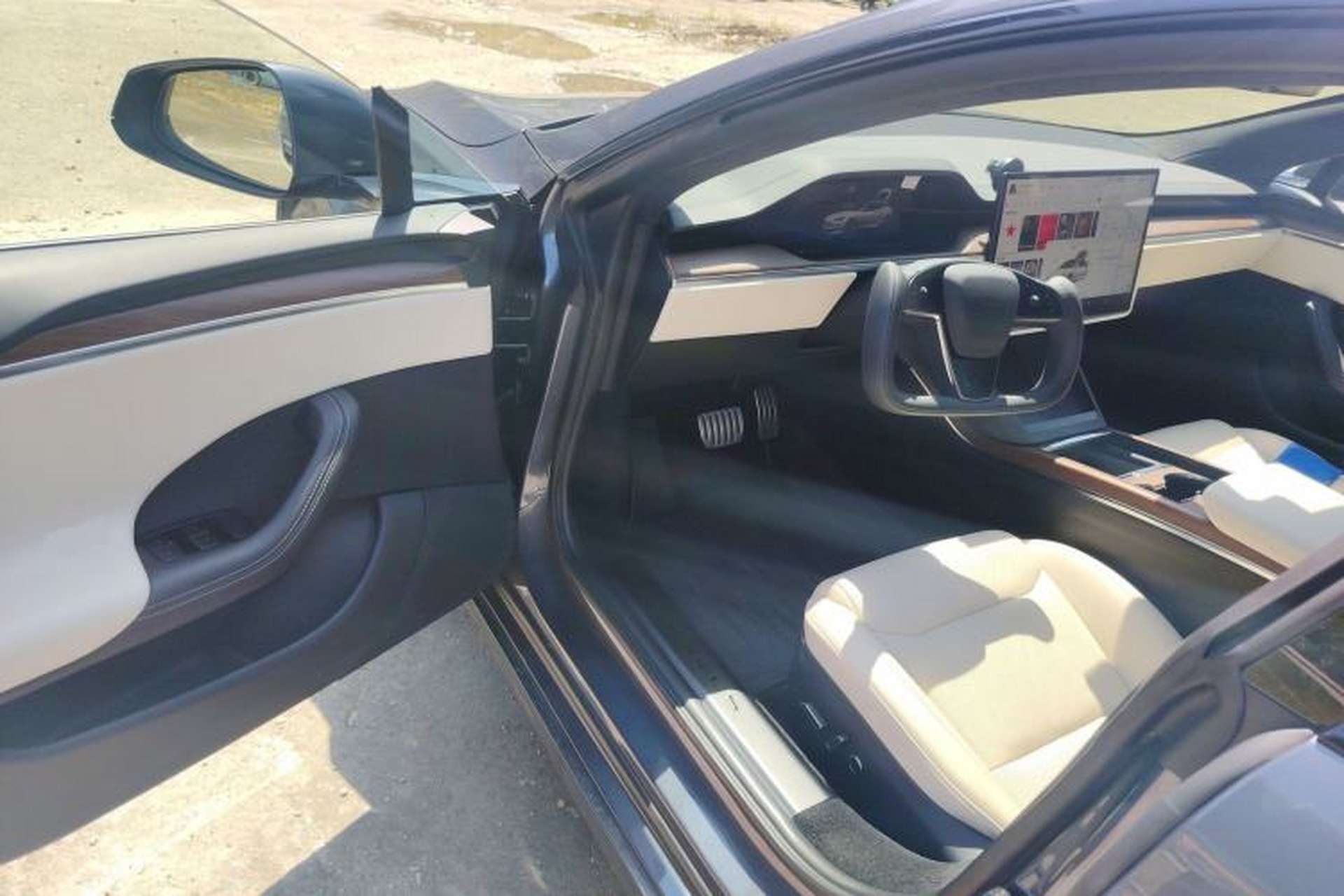 Used Tesla Model S 2023 Dual-Motor All-Wheel-Drive Version Interior 3