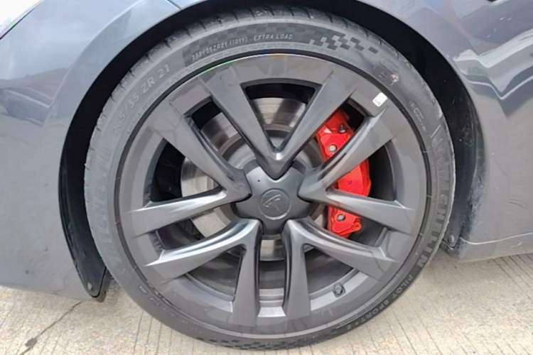 Used Tesla Model S 2023 Three-Motor All-Wheel-Drive Plaid Version Left Front Wheel Hub