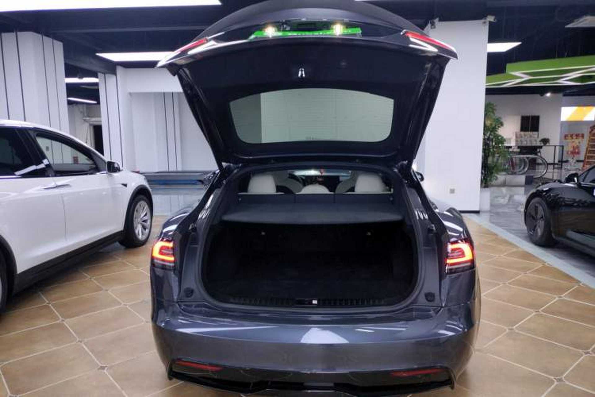 Used Tesla Model S 2023 Three-Motor All-Wheel-Drive Plaid Version Trunk