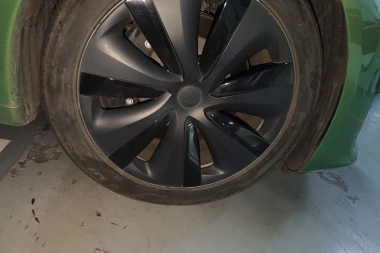 Used Tesla Model S 2023 Dual-Motor All-Wheel-Drive Version Right Front Wheel Hub