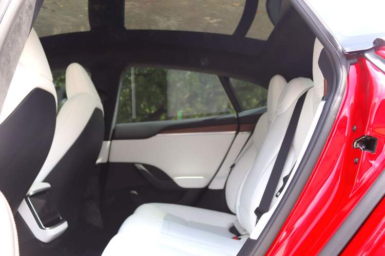 Used Tesla Model S 2023 Dual-Motor All-Wheel-Drive Version Interior 3