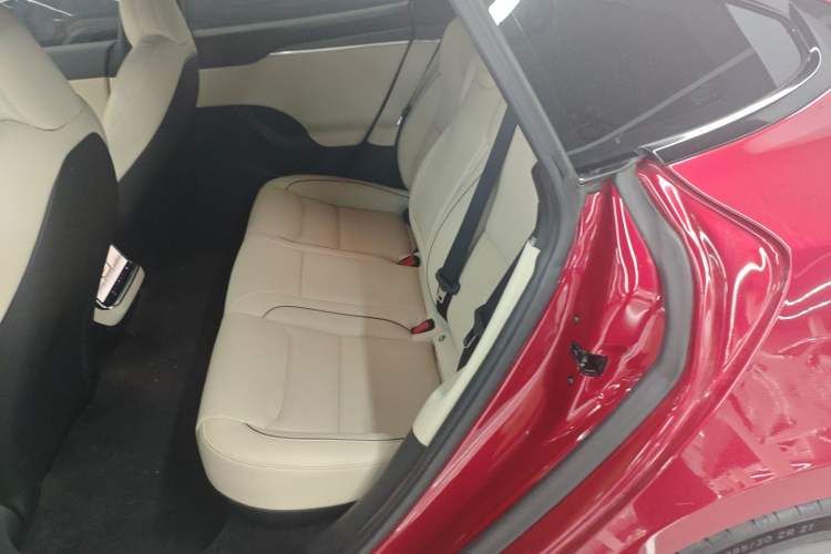 Used Tesla Model S 2023 Three-Motor All-Wheel-Drive Plaid Version Interior 4