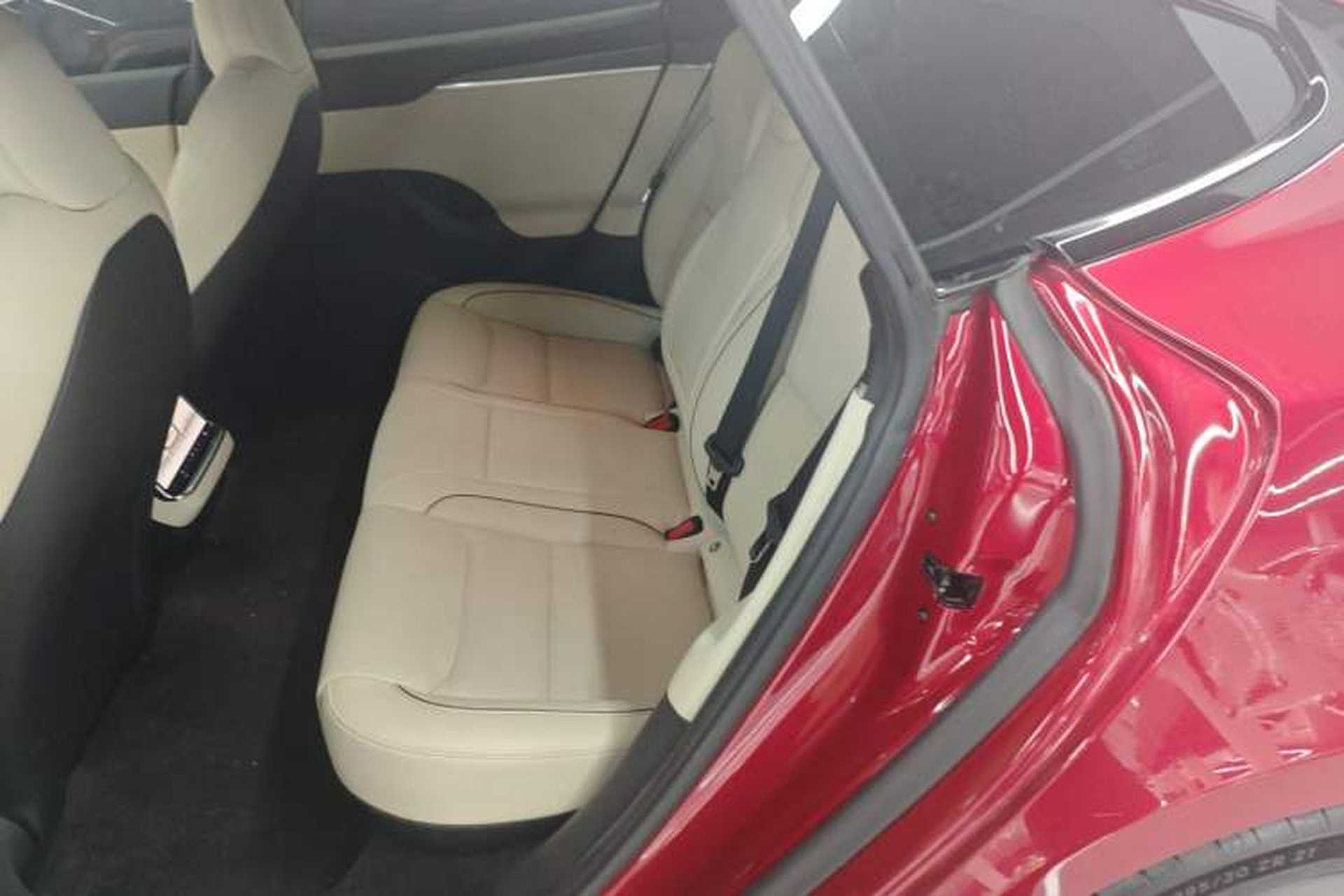 Used Tesla Model S 2023 Three-Motor All-Wheel-Drive Plaid Version Interior 4