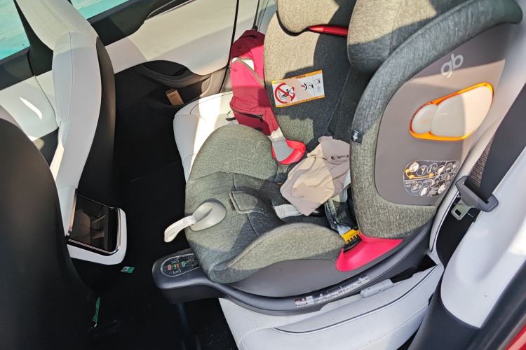 Used Tesla Model S 2023 Three-Motor All-Wheel-Drive Plaid Version Left Rear Seat