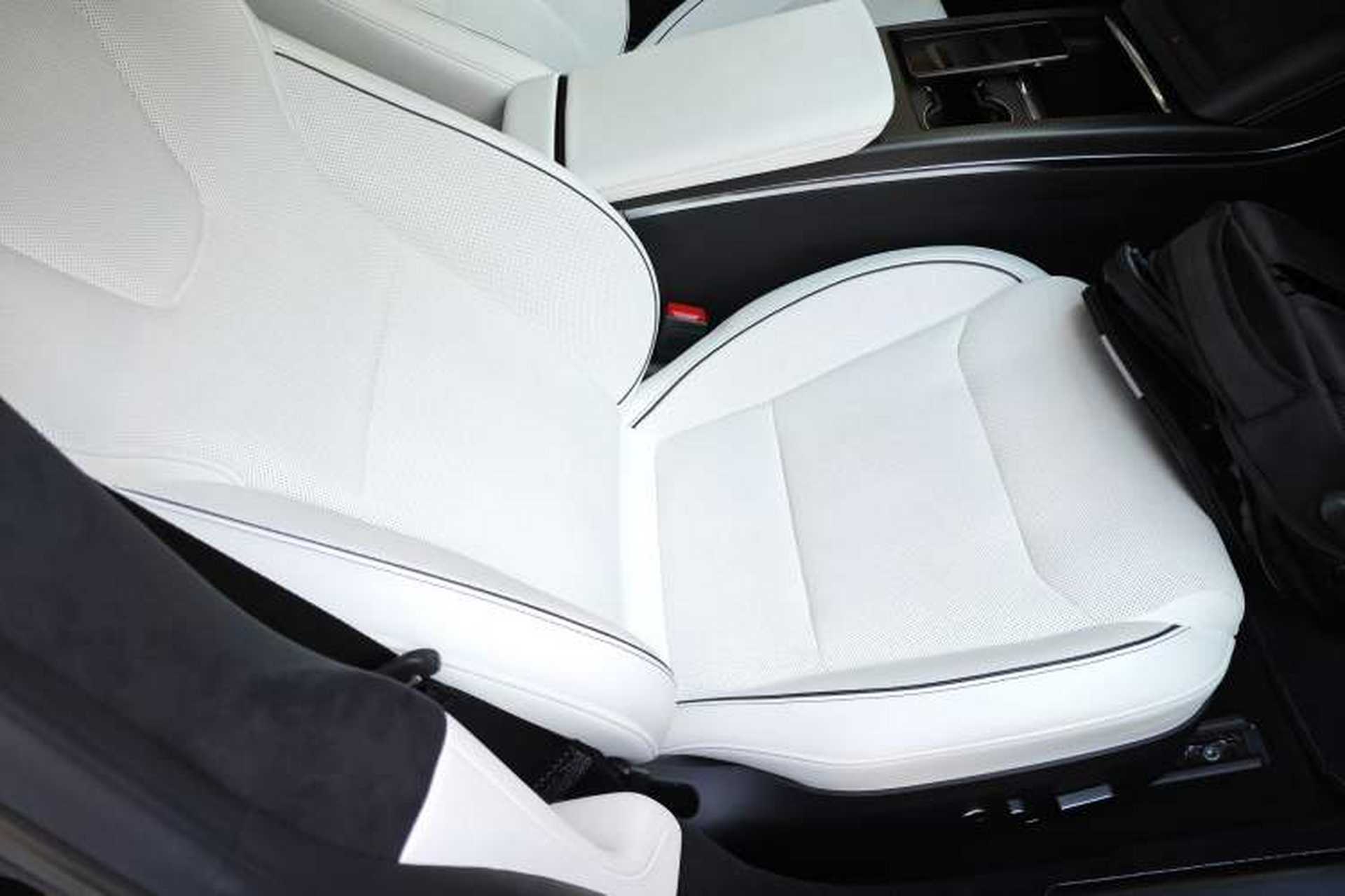 Used Tesla Model S 2023 Three-Motor All-Wheel-Drive Plaid Version Right Front Seat