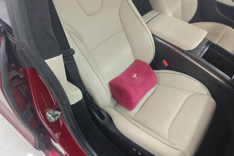 Used Tesla Model S 2023 Three-Motor All-Wheel-Drive Plaid Version Right Front Seat