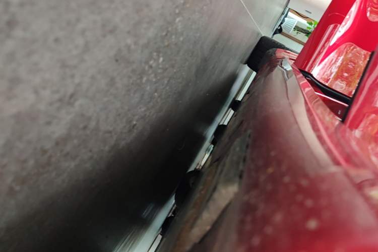 Used Tesla Model S 2023 Three-Motor All-Wheel-Drive Plaid Version Right Side Sill