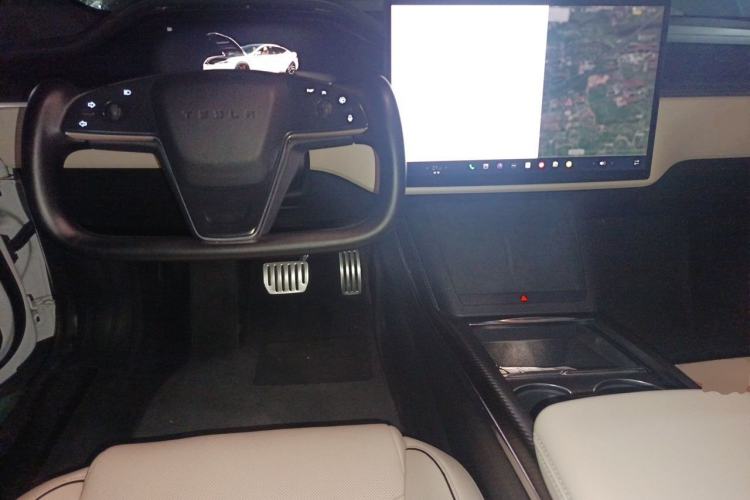 Used Tesla Model S 2023 Three-Motor All-Wheel-Drive Plaid Version Center Console