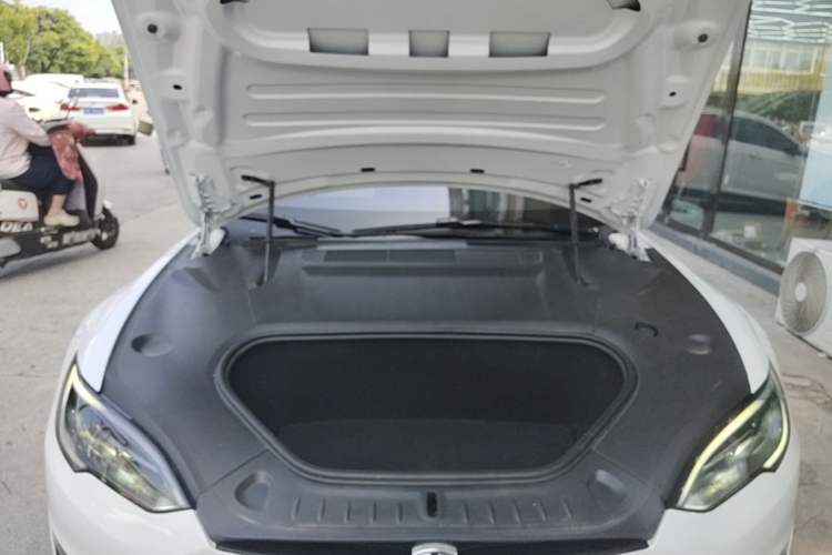 Used Tesla Model S 2023 Dual-Motor All-Wheel-Drive Version Engine Bay