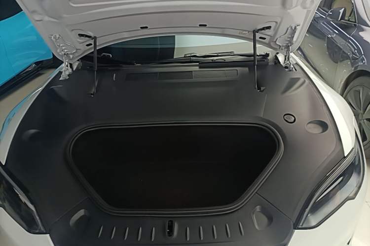 Used Tesla Model S 2023 Dual-Motor All-Wheel-Drive Version Engine Bay