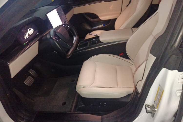 Used Tesla Model S 2023 Three-Motor All-Wheel-Drive Plaid Version Left Front Seat