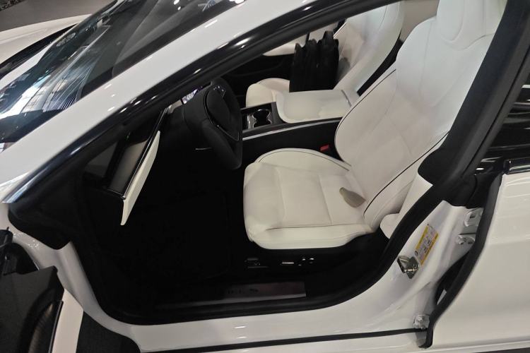 Used Tesla Model S 2023 Three-Motor All-Wheel-Drive Plaid Version Left Front Seat