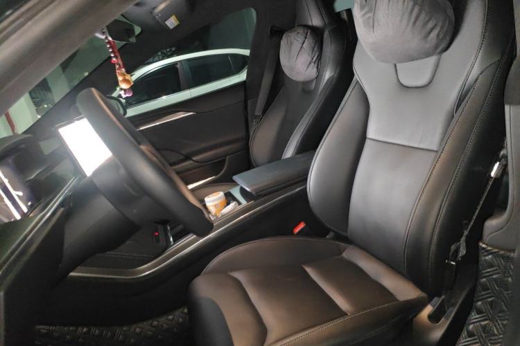Used Tesla Model S 2023 Three-Motor All-Wheel-Drive Plaid Version Left Front Seat