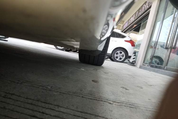 Used Tesla Model S 2023 Dual-Motor All-Wheel-Drive Version Left Side Sill