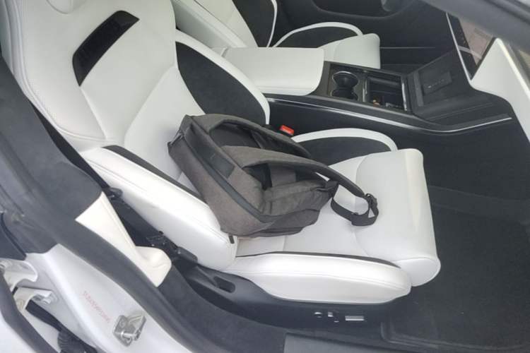 Used Tesla Model S 2023 Dual-Motor All-Wheel-Drive Version Right Front Seat