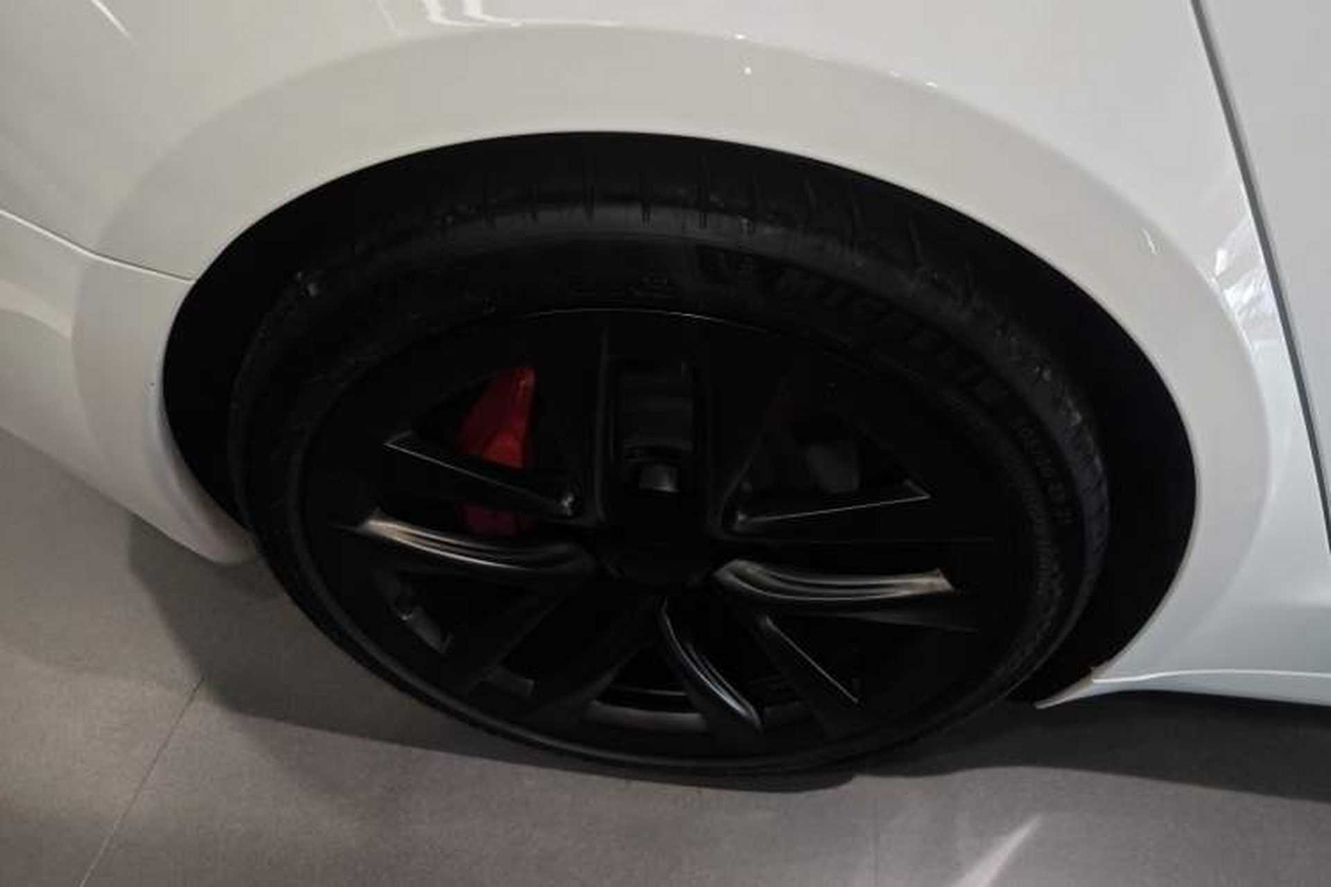 Used Tesla Model S 2023 Three-Motor All-Wheel-Drive Plaid Version Right Rear Wheel Hub
