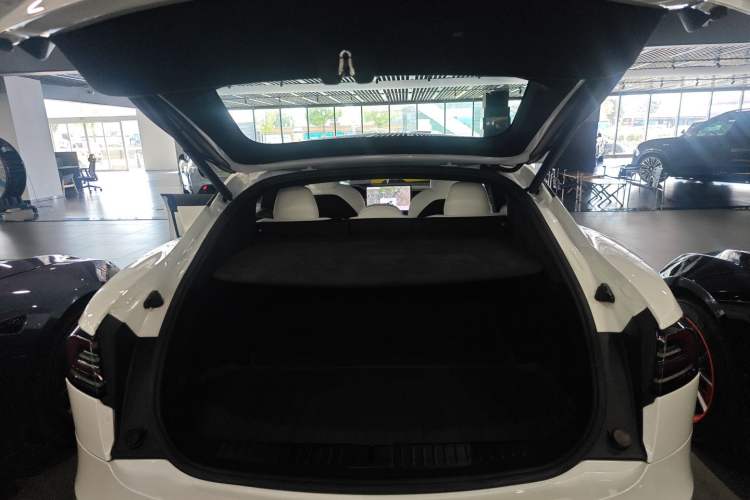 Used Tesla Model S 2023 Three-Motor All-Wheel-Drive Plaid Version Trunk