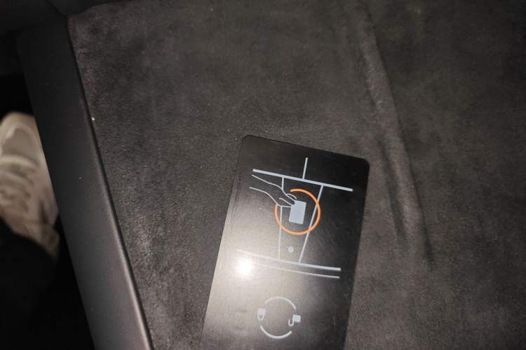 Used Tesla Model S 2023 Three-Motor All-Wheel-Drive Plaid Version Vehicle Key