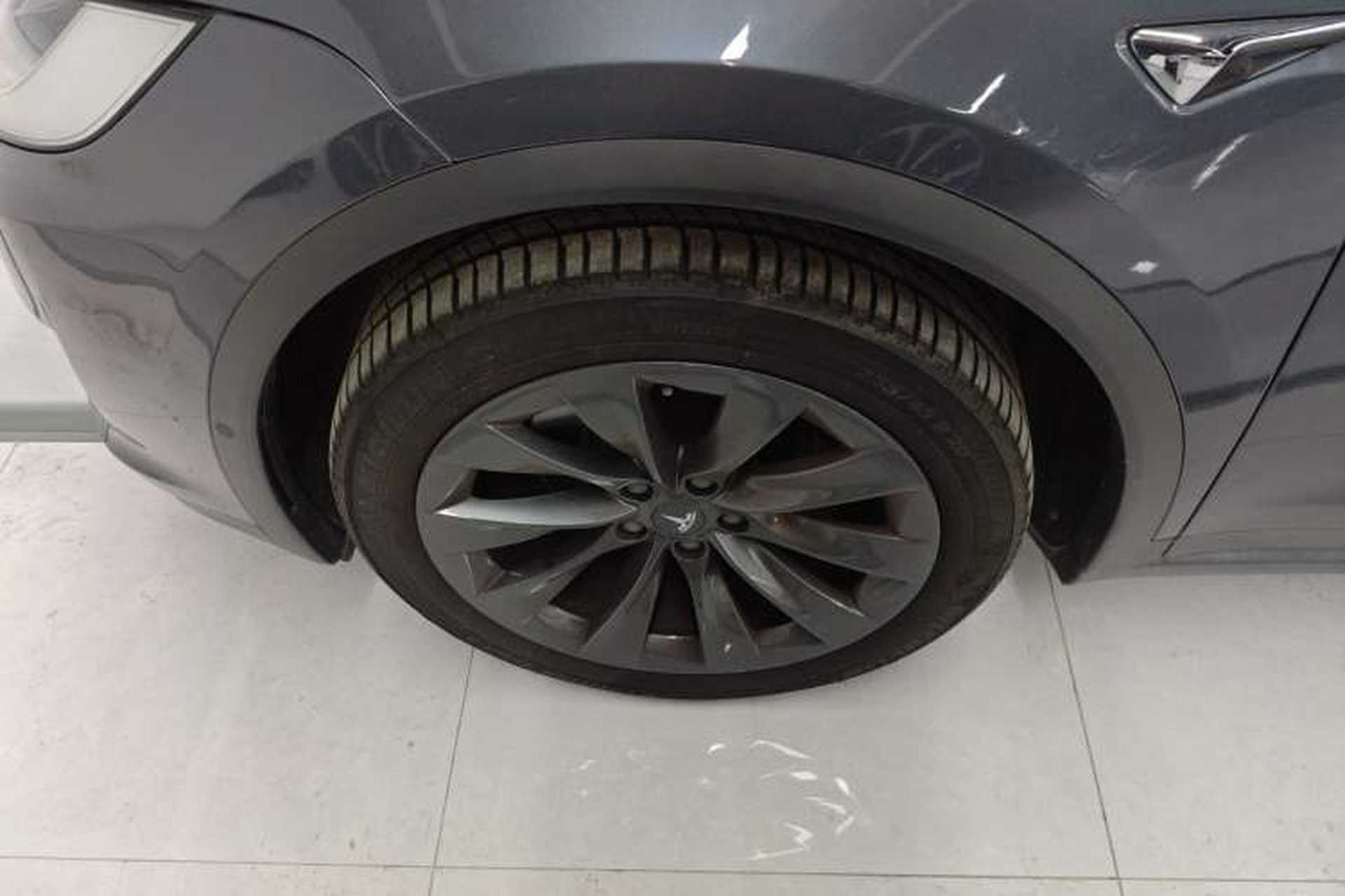 Used Tesla Model X 2017 X 100D Long Range Edition Left Front Wheel Hub