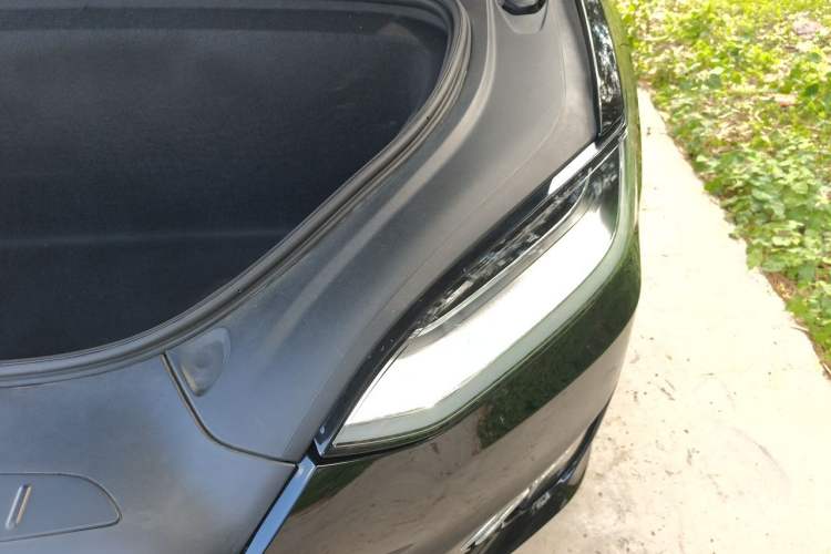 Used Tesla Model X 2016 X 75D Engine Bay Left