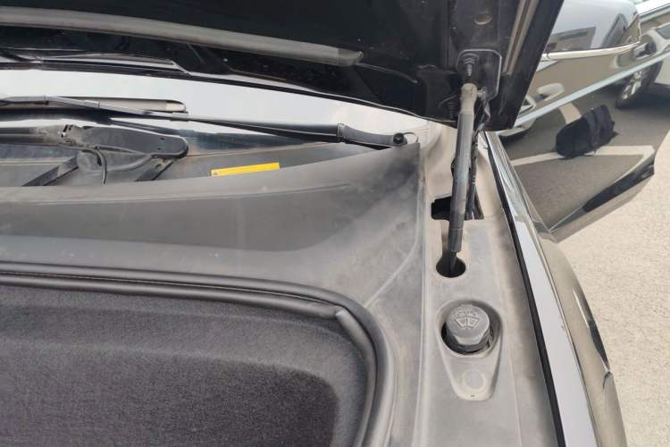 Used Tesla Model X 2016 X 75D Engine Bay Left