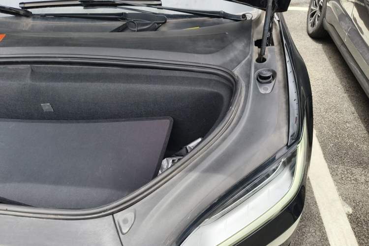 Used Tesla Model X 2016 X 75D Engine Bay Left