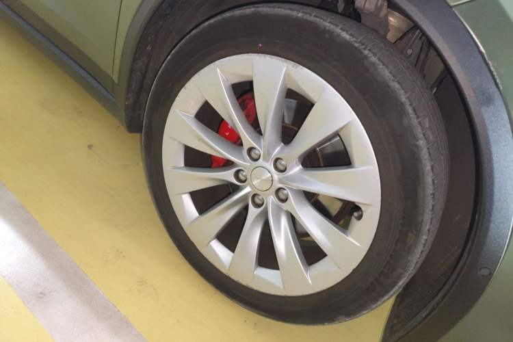 Used Tesla Model X 2016 X P100D Performance High-Performance Edition Right Front Wheel Hub