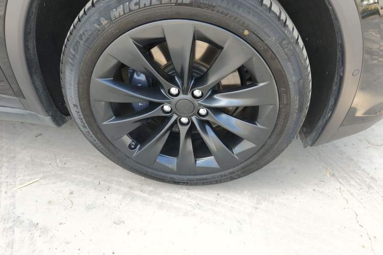 Used Tesla Model X 2016 X 75D Right Front Wheel Hub