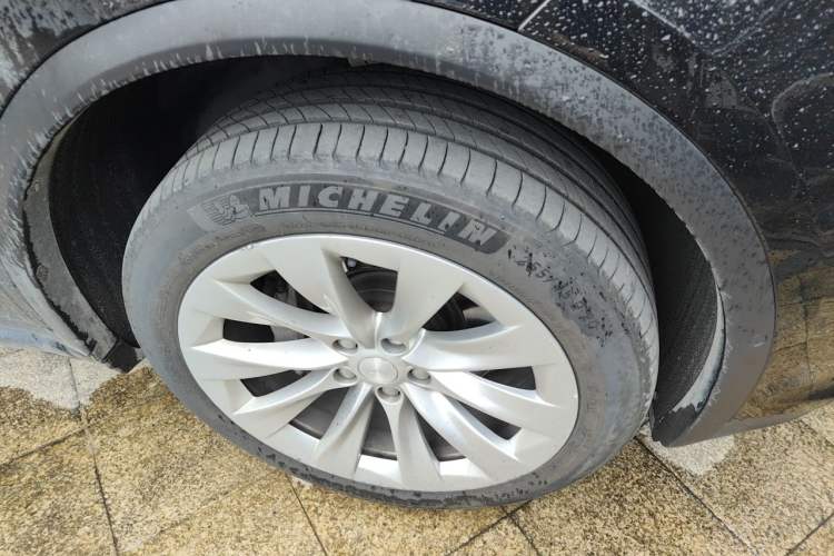Used Tesla Model X 2016 X 90D Right Front Wheel Hub