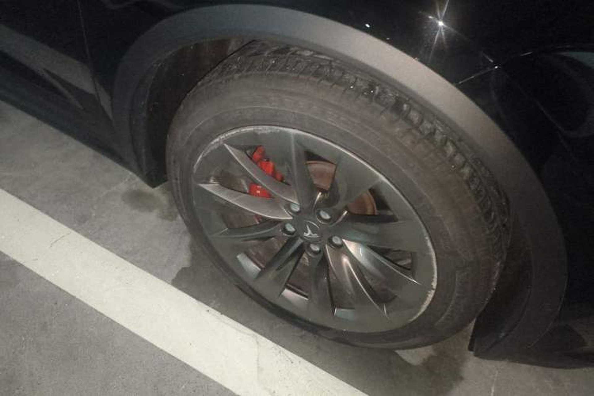 Used Tesla Model X 2016 X 90D Right Front Wheel Hub