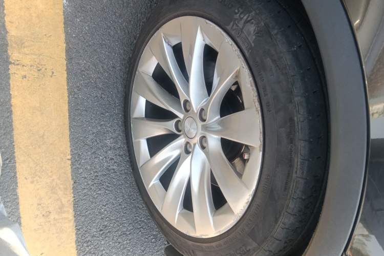 Used Tesla Model X 2016 X 75D Right Front Wheel Hub