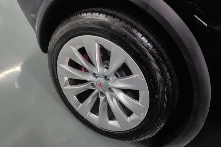 Used Tesla Model X 2016 X 75D Right Rear Wheel Hub