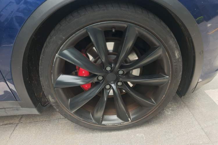 Used Tesla Model X 2016 X P90D Right Front Wheel Hub