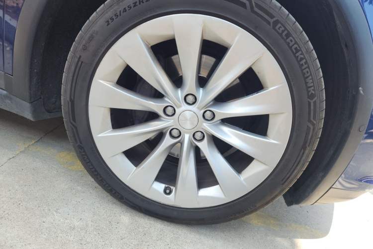 Used Tesla Model X 2016 X 90D Right Front Wheel Hub