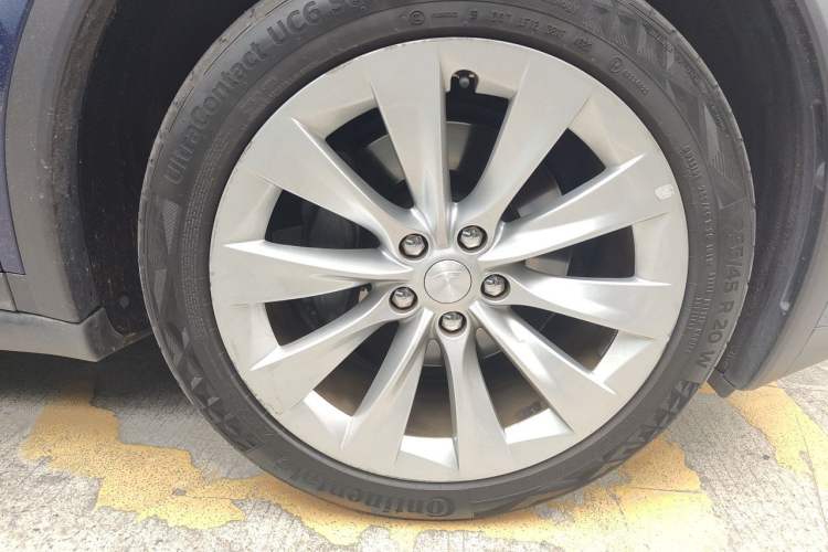 Used Tesla Model X 2016 X 75D Right Front Wheel Hub