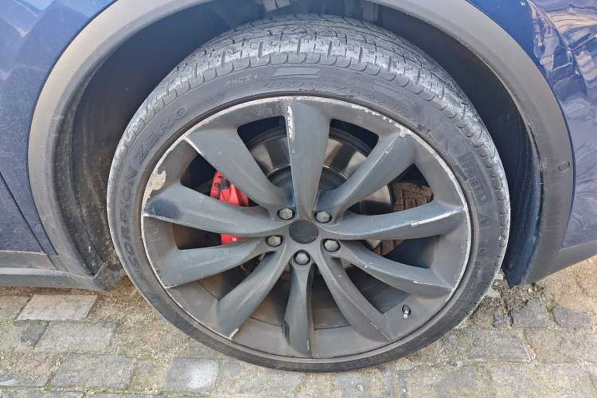 Used Tesla Model X 2016 X P90D Right Front Wheel Hub