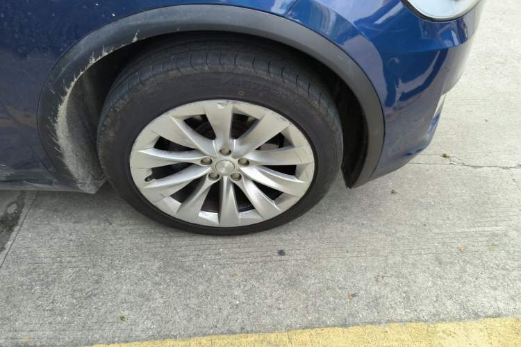 Used Tesla Model X 2016 X 90D Right Front Wheel Hub