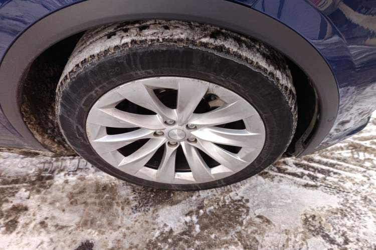 Used Tesla Model X 2016 X 75D Right Front Wheel Hub