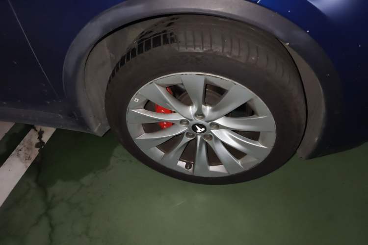 Used Tesla Model X 2016 X P100D Performance High-Performance Edition Right Front Wheel Hub