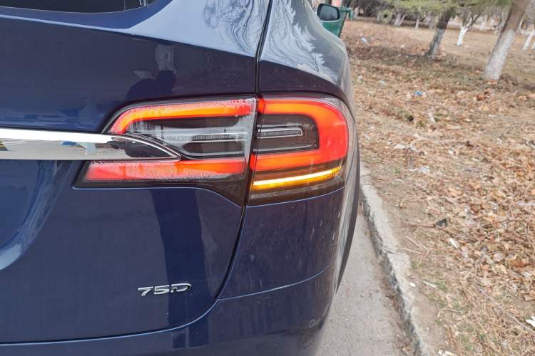 Used Tesla Model X 2016 X 75D Right Rear Taillight