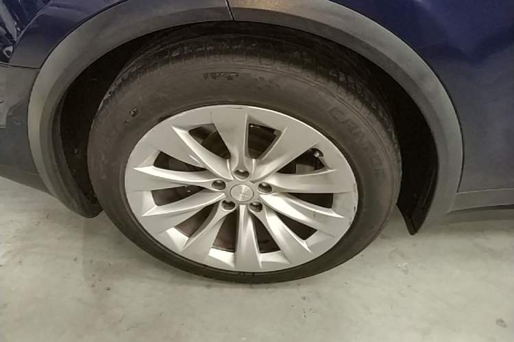 Used Tesla Model X 2016 X 75D Right Rear Wheel Hub