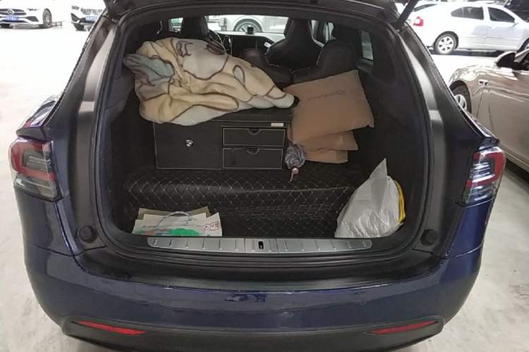 Used Tesla Model X 2016 X 75D Trunk