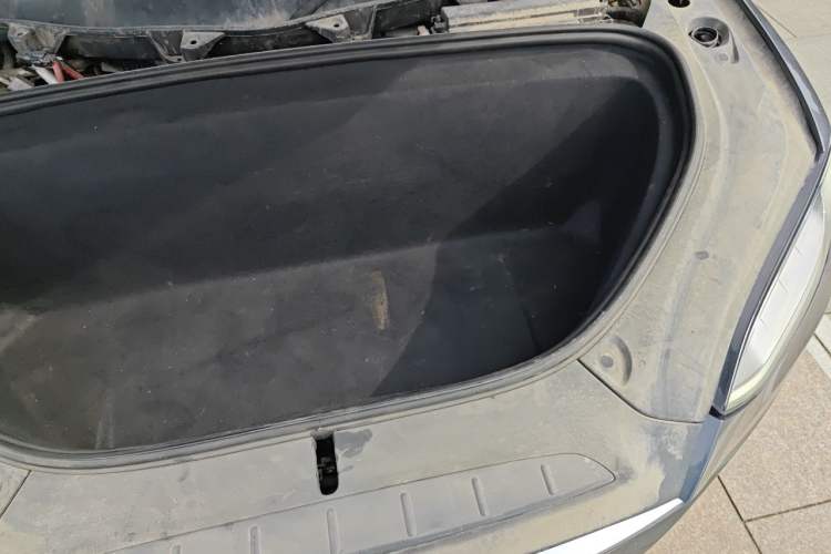 Used Tesla Model X 2016 X 60D Engine Bay Left