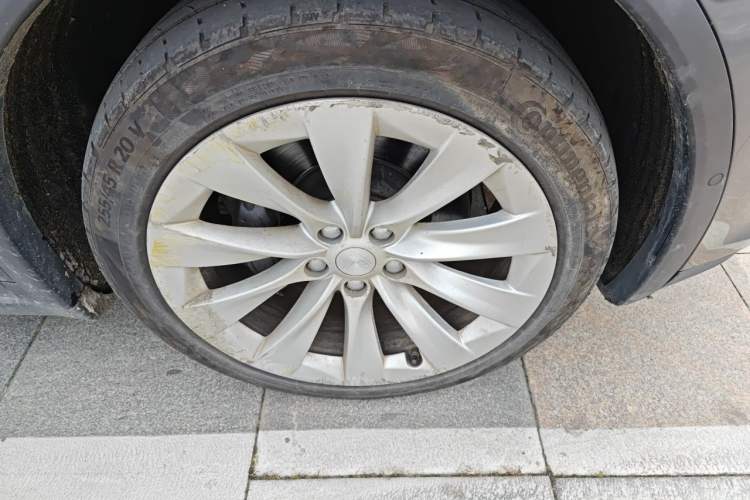 Used Tesla Model X 2016 X 60D Right Front Wheel Hub